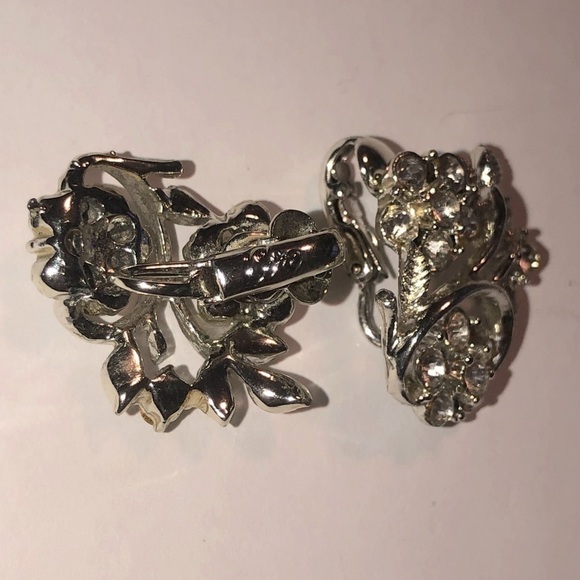 VTG Coro Rhinestone Flower Floral Clip On Earrings 1” - Picture 4 of 6